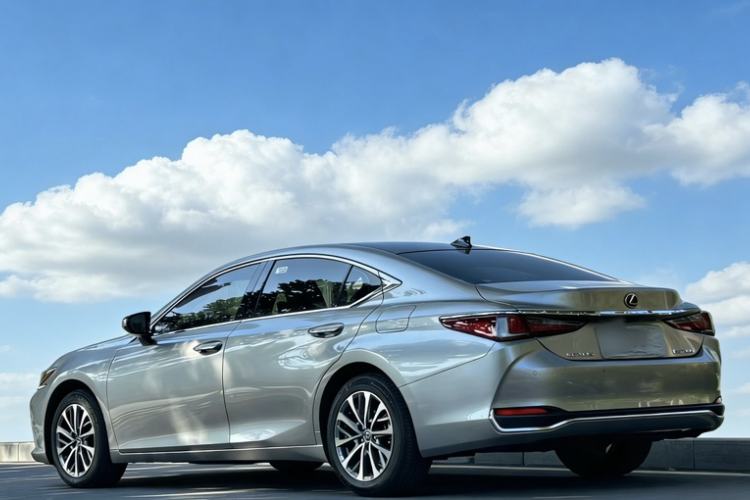 Used Lexus ES 2024 200 Premium Edition
