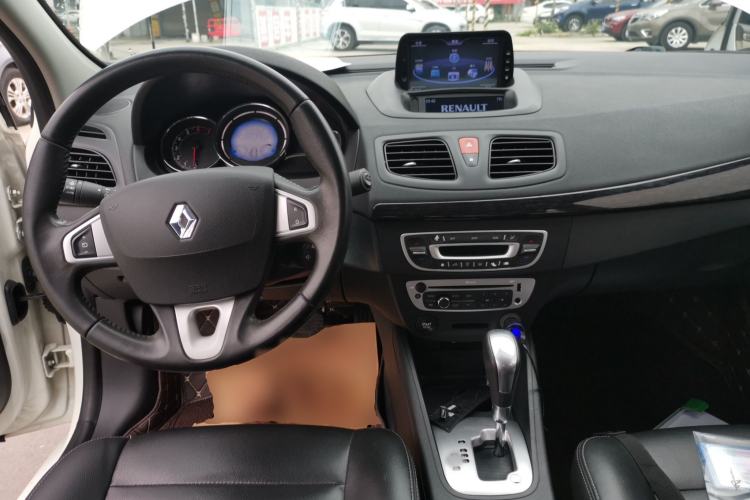 Used Renault Fluence 2015 2.0L Fashion Edition

