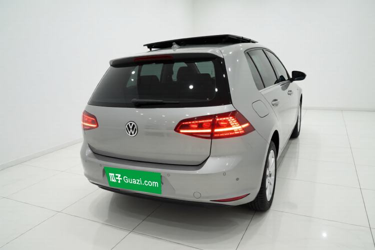 Used Volkswagen Golf 2017 1.6L Automatic Comfort Million-Vehicle Anniversary Edition
