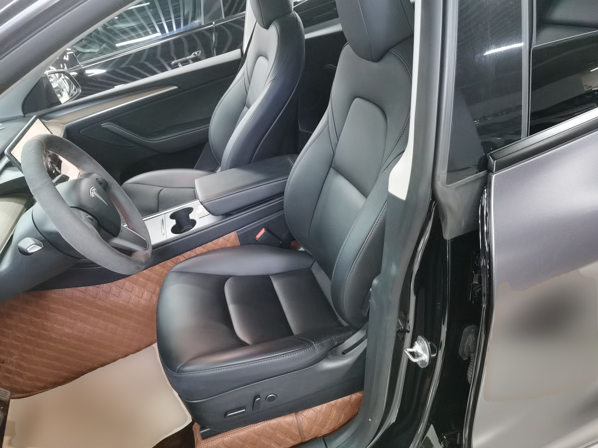 Переднее сиденье в автомобиле