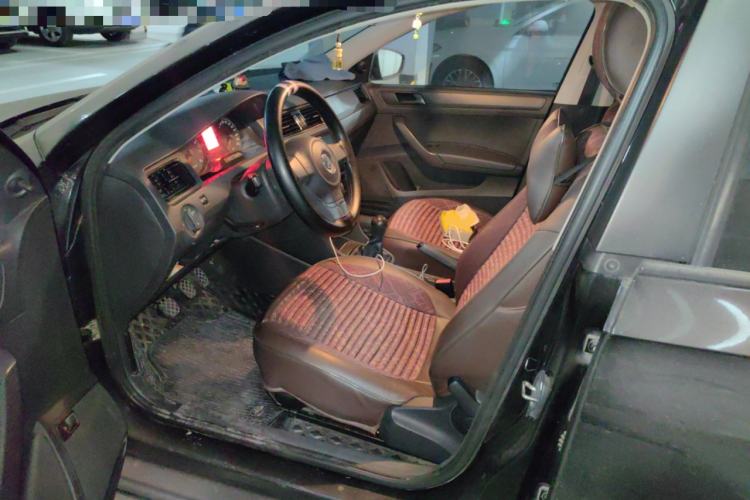 Used Volkswagen Santana 2015 1.6L Manual Fashion Edition Left Front Seat