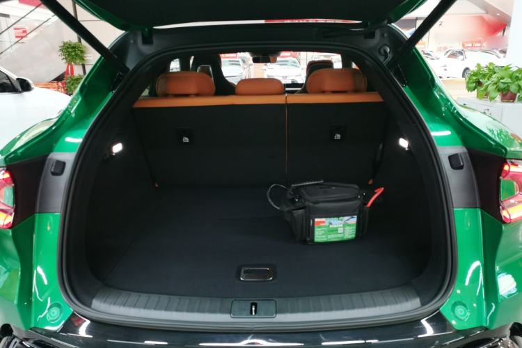 Used Xiaomi Auto YU7 2025 Ultra-Long Range All-Wheel Drive Pro Version
