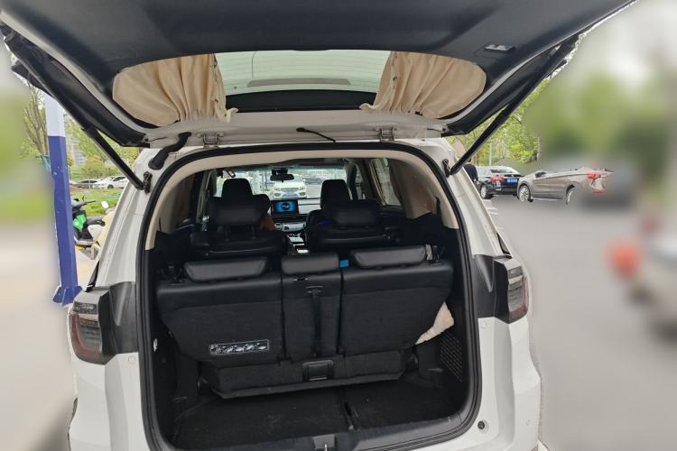 Used Honda Elysion 2022 2.0L eHEV Luxury First Edition Trunk