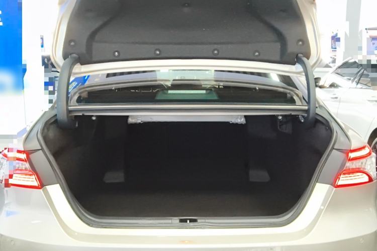 Used Toyota Camry 2019 Revised Version 2.0G Luxury Edition
