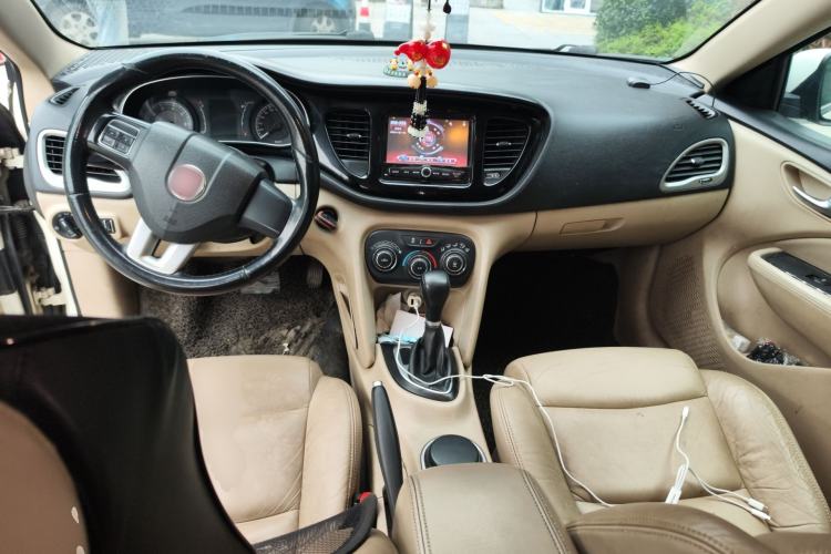 Used Fiat Viaggio 2012 1.4T Automatic Jingxiang Edition Center Console