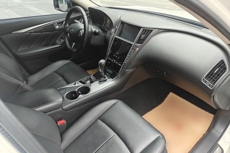 Used Infiniti Q50L 2016 2.0T Comfort Edition Interior 3