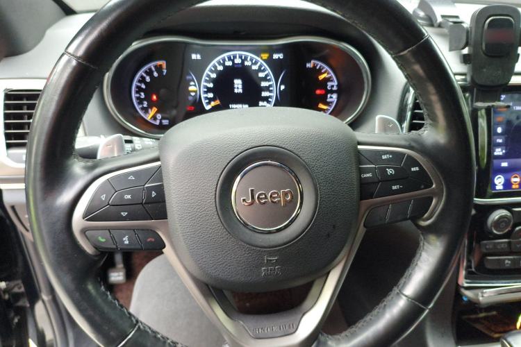 Used Jeep Grand Cherokee 2020 3.0L Elite Navigation Edition Steering Wheel
