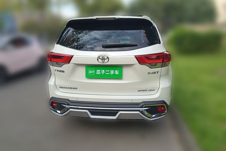 Used Toyota Highlander 2018 2.0T Four-Wheel Drive Luxury Version 7 Seats China VI Standard Rear
