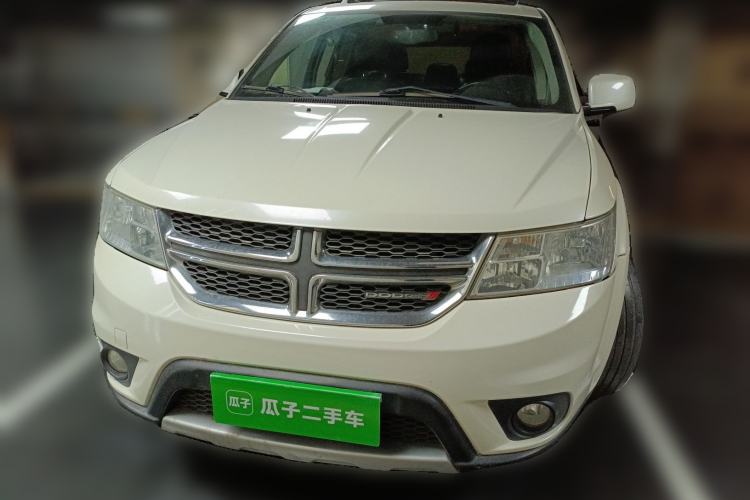 Used Dodge Journey 2013 2.4L Two-Wheel Drive Luxury Version Front