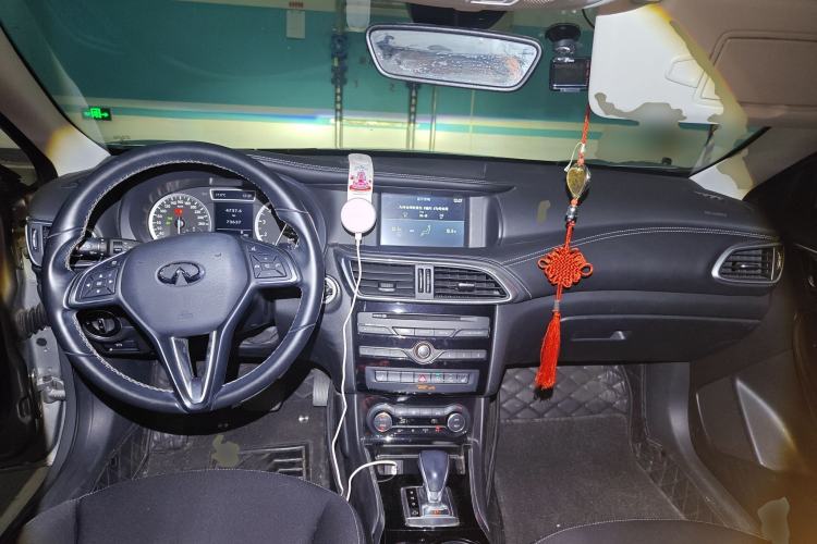 Used Infiniti QX30 2017 1.6T Two-Wheel-Drive Sport Edition
