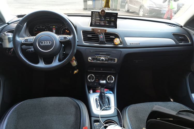 Used Audi Q3 2013 35 TFSI quattro Technology Edition Center Console