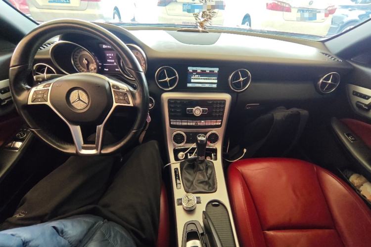 Used Mercedes-Benz SLK-Class 2011 SLK 200 Fashion Model Center Console