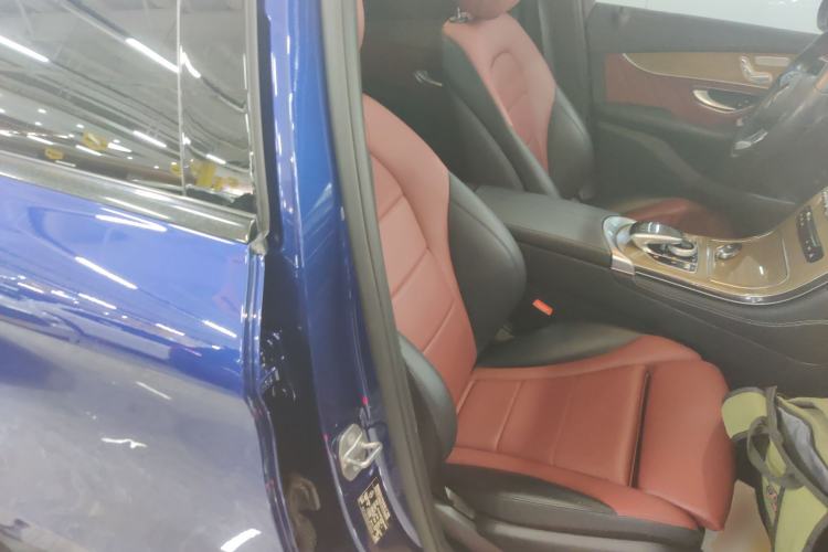 Used Mercedes-Benz GLC Coupe 2017 GLC 260 4MATIC Coupe SUV Right Front Seat