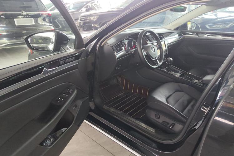 Used Volkswagen Phideon 2019 380TSI Two-Wheel Drive Business Edition China VI Standard
