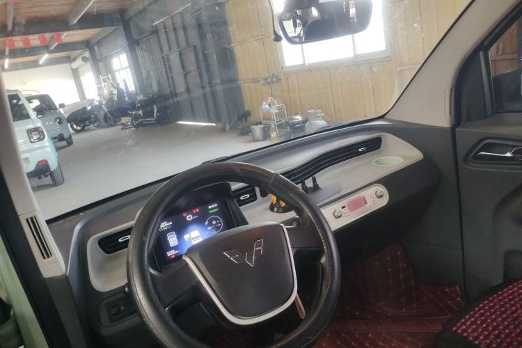 Used Wuling Hongguang MINIEV 2022 Macaron Premium Model – Lithium Iron Phosphate Center Console