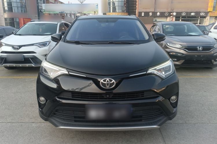 Used Toyota RAV4 2019 2.0L CVT Two-Wheel Drive ZhiShang Version China VI Standard