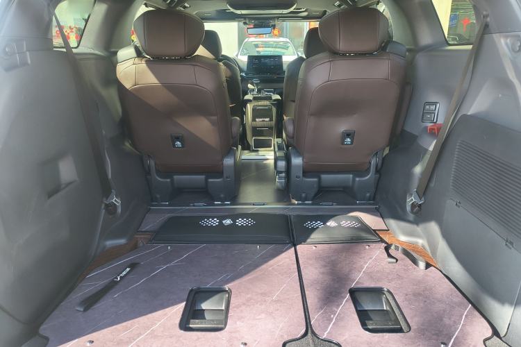 Used Toyota Granvia 2023 2.5L Hybrid Flagship VIP Edition