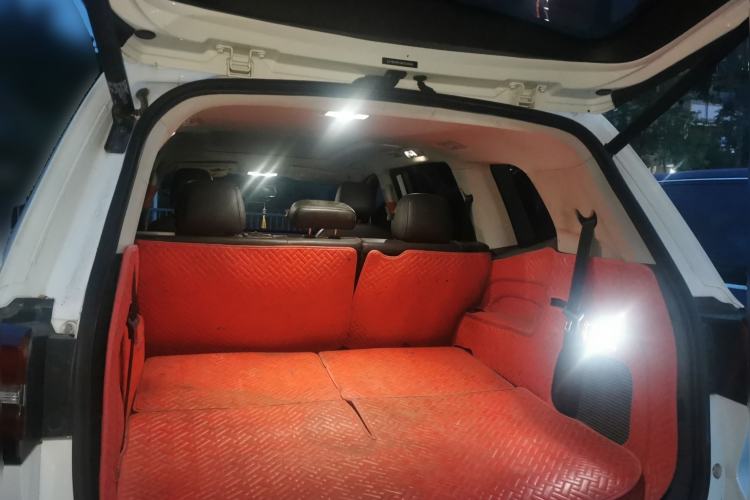 Used Roewe RX8 2019 30T Smart Connectivity Two-Wheel Drive Supreme Flagship Edition
