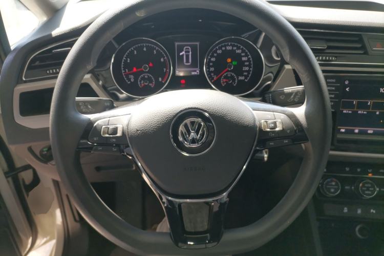 Used Volkswagen Touran 2018 Volkswagen Touran L 280TSI DSG Comfort Edition 7 Seats China V Emission Standard Steering Wheel