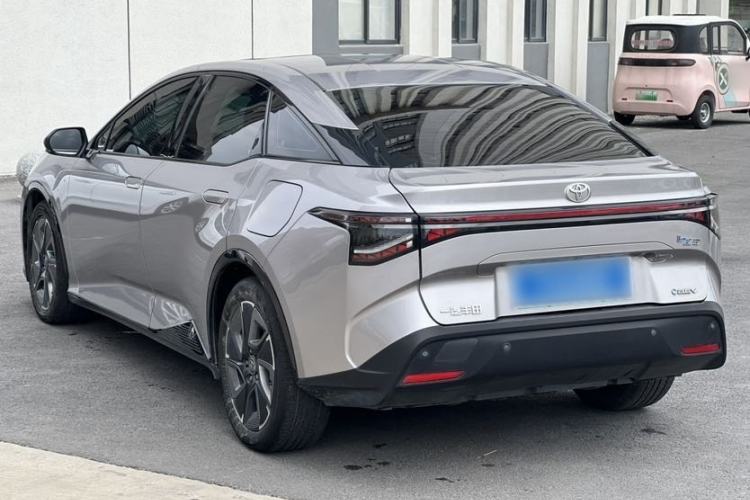 Used Toyota bZ3 2023 616 km Long-Range PRO