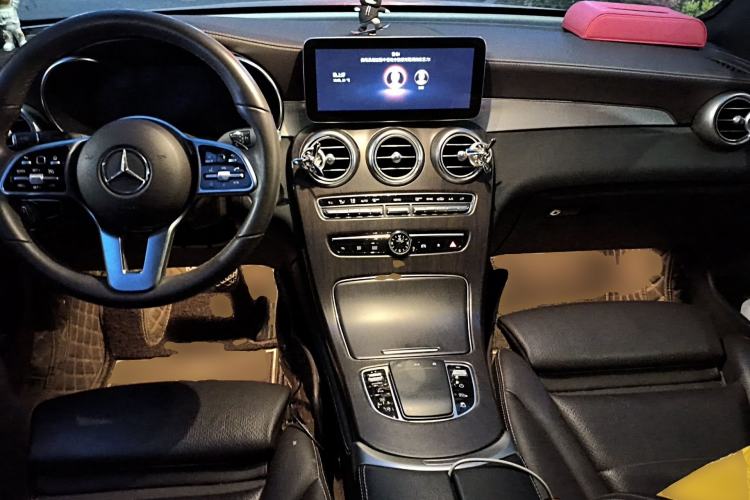 Used Mercedes-Benz GLC 2021 GLC 260 L 4MATIC Dynamic Edition Center Console