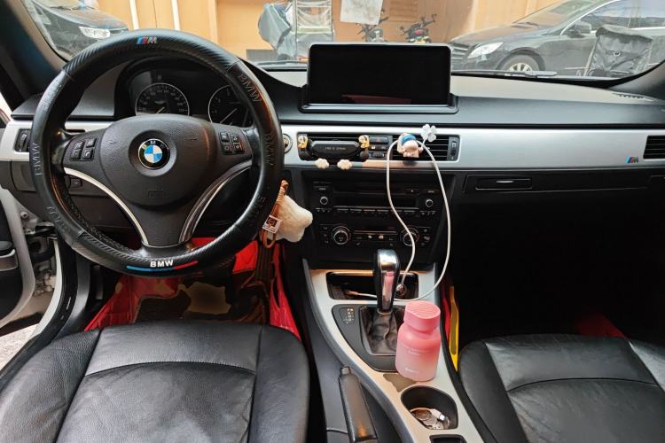 Used BMW 3 Series 2011 320i Convertible Coupe Center Console