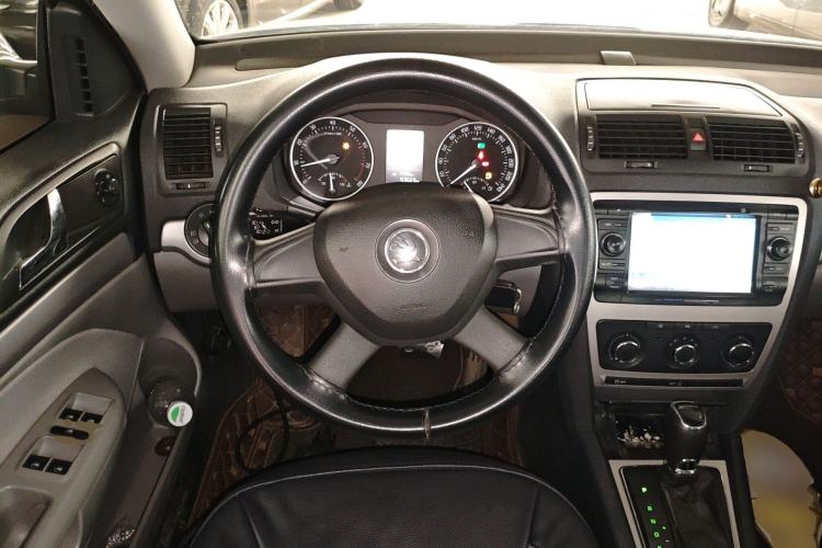 Used Skoda Octavia 2014 1.6L Automatic Yijie Edition Steering Wheel