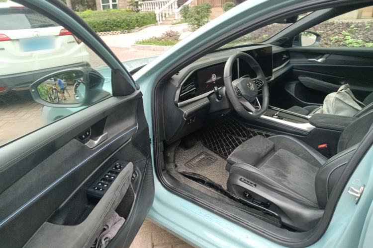 Used Volkswagen Passat 2025 Pro 380TSI Starry Dragon Luxury Edition Driver Seat