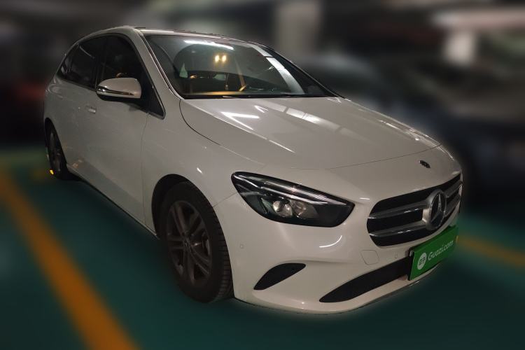 Used Mercedes-Benz B-Class 2020 B 200 Sport Edition Front Right 45 Deg