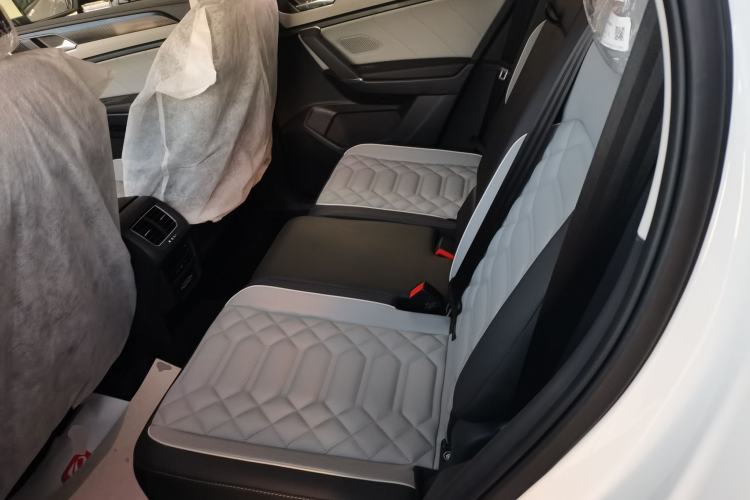 Used Volkswagen Tayron 2024 300TSI Two-Wheel-Drive Luxury Plus Advanced Version