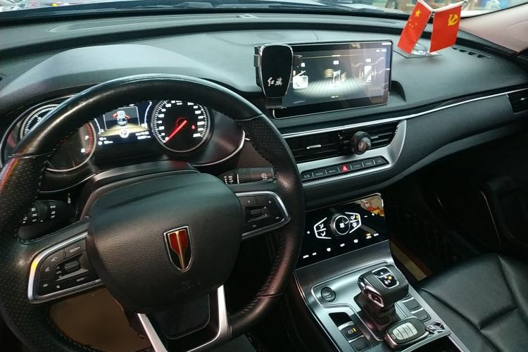 Used Hongqi H5 2022 Classic Model 1.5T DCT Flagship Edition Center Console