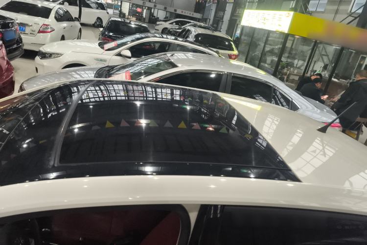 Used Volkswagen up! 2015 1.0L go high!
