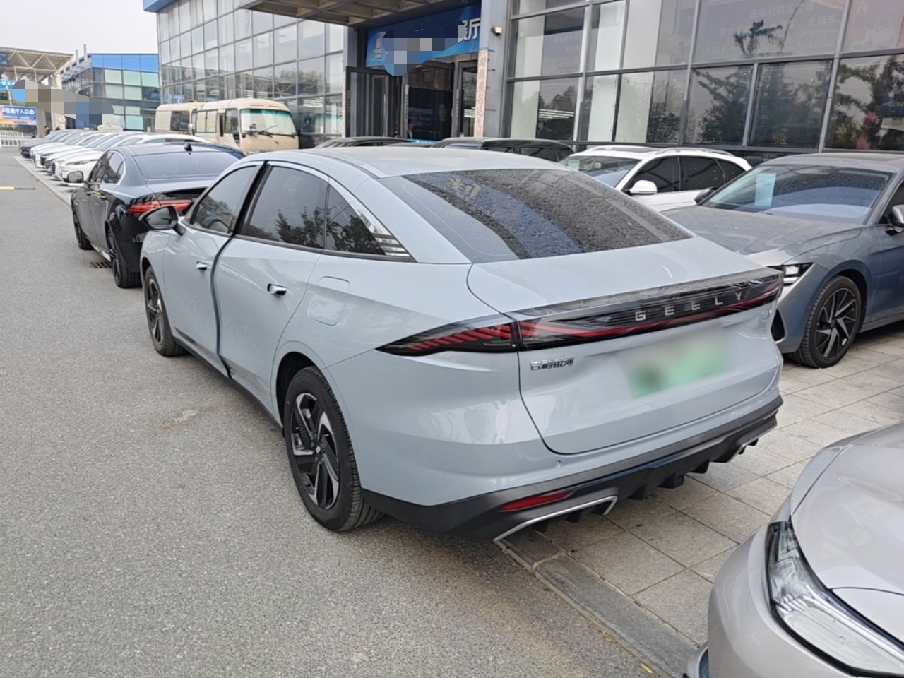 Geely Galaxy L6 2024 125km PLUS Dragon Edition — снимка 4