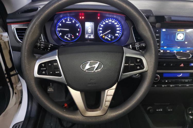 Used Hyundai Mistra 2014 1.8L Automatic Smart GLS
