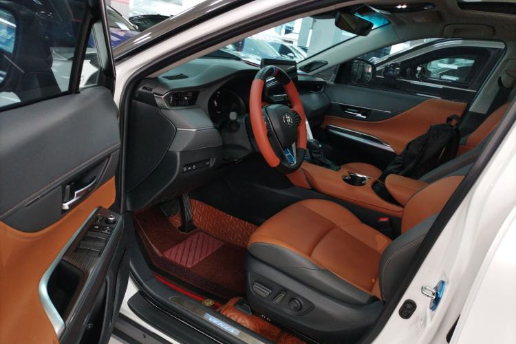 Used Toyota Venza 2022 2.0L CVT Two-Wheel Drive Prestige Edition Driver Seat