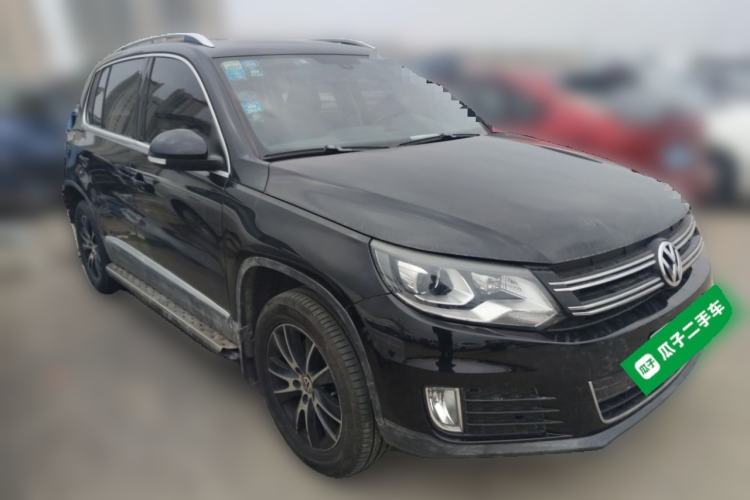 Used Volkswagen Tiguan 2015 1.8TSI Automatic Two-Wheel Drive Luxury Model Front Right 45 Deg