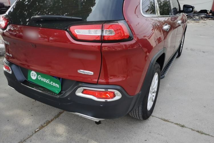 Used Jeep Cherokee 2016 2.4L Professional Smart Version Right Rear Taillight