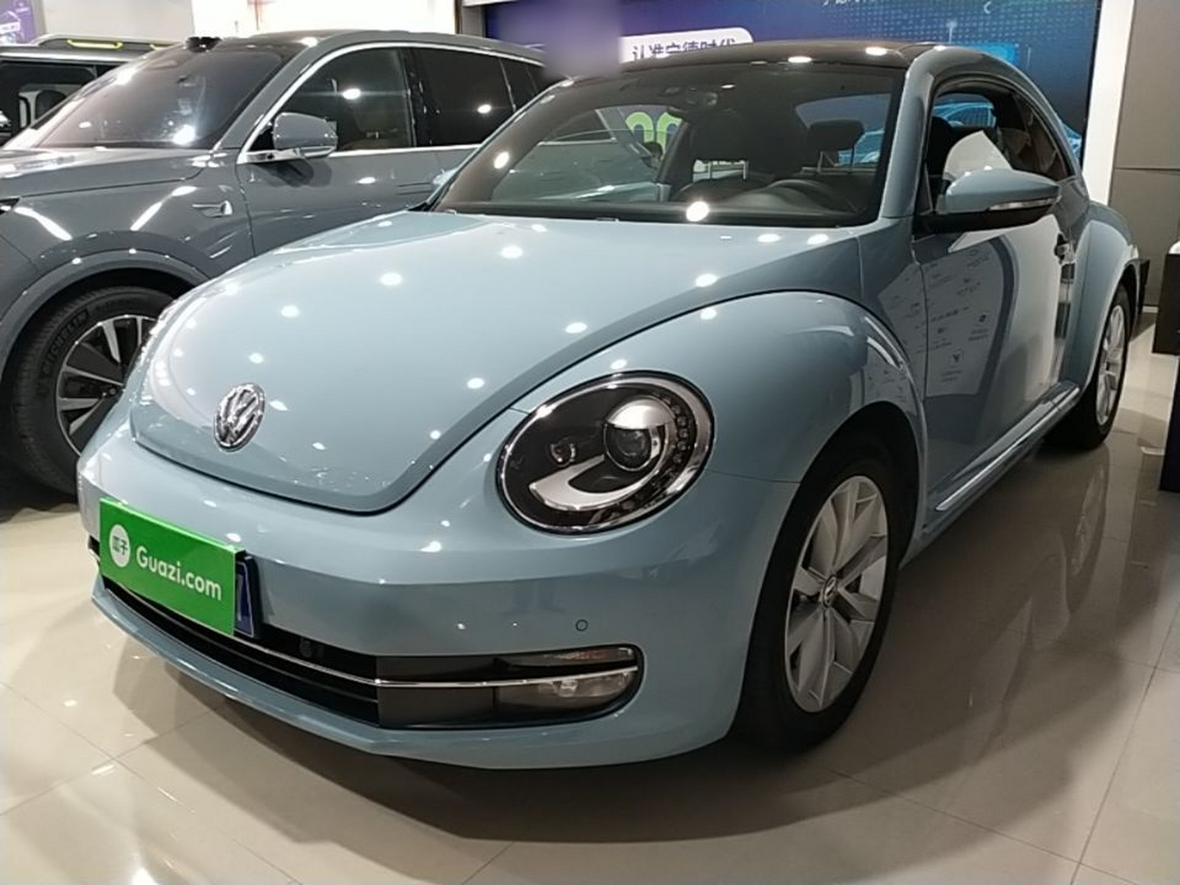 Unter der Vorderseite des Autos