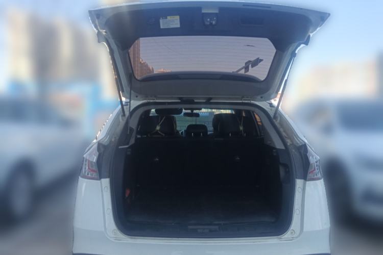 Used Luxgen U6 SUV 2014 2.0T ZhiZun Model Trunk