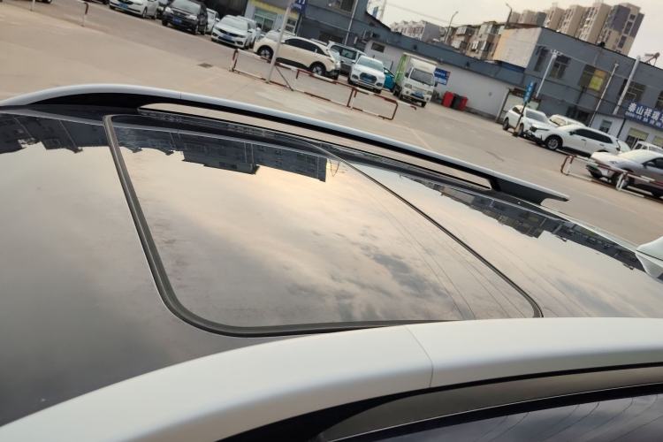 Used Kia kx1 Stonic 2021 1.4L CVT Fun & Sunroof Model Roof