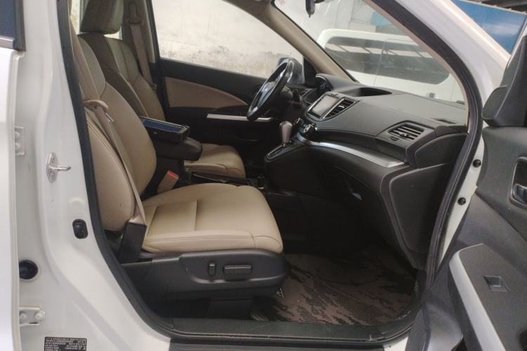 Used Honda CR-V 2015 2.4L two-wheel drive luxury version Right Front Seat