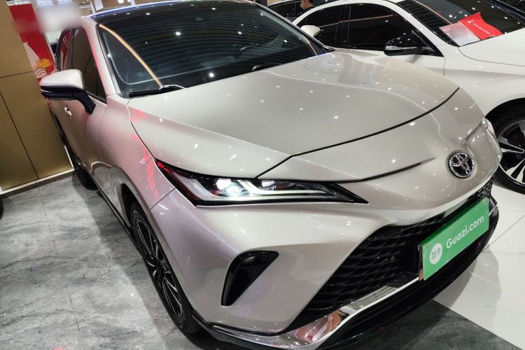 Used Toyota Venza 2022 2.0L CVT Two-Wheel Drive Prestige Edition Front Right 45 Deg