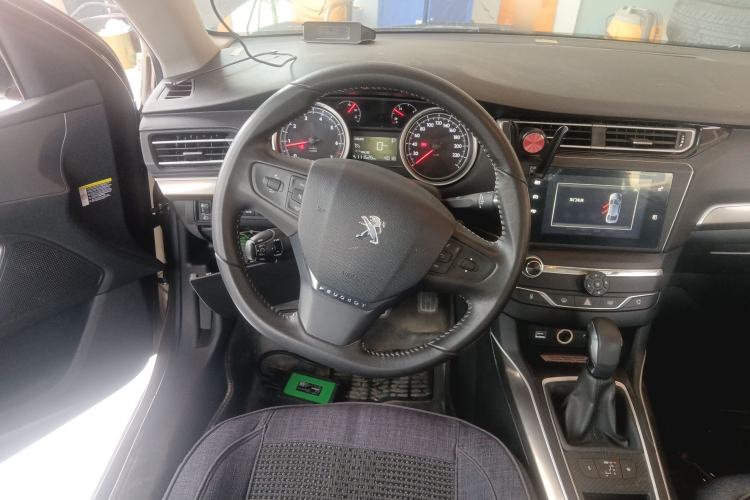 Used Peugeot 408 2016 1.6T Automatic Luxury Edition Steering Wheel