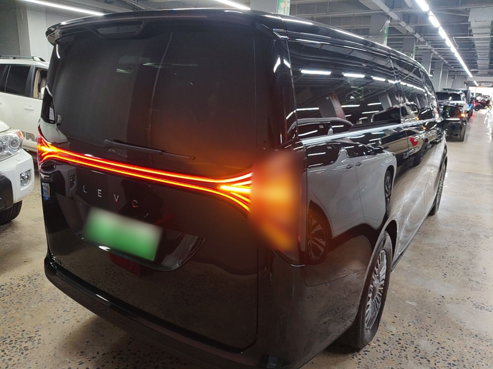 Geely Galaxy LEVC L380 2025 650 km Flagship Edition All-Wheel Drive — снимка 6