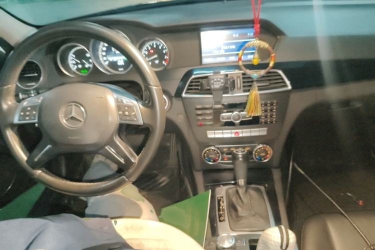 Used Mercedes-Benz C-Class 2013 C 180 CGI Classic Center Console