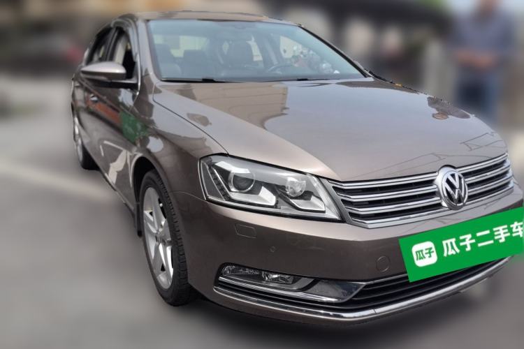 Used Volkswagen Magotan 2016 1.8TSI Luxury Comfort Model Front Right 45 Deg