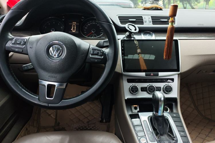 Used Volkswagen Magotan 2012 1.8TSI Prestige Model Center Console