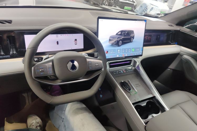 Used Denza N8L 2025 Model Zunrong Model
