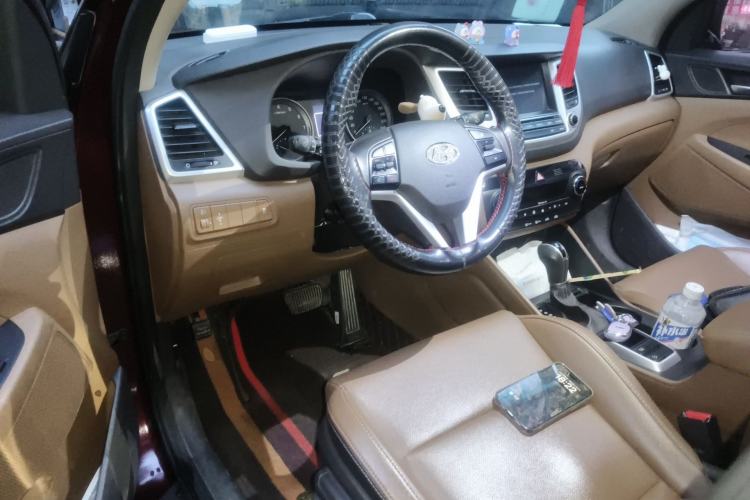 Used Hyundai Tucson 2015 1.6T Dual-Clutch Two-Wheel-Drive Smart Model Driver Seat