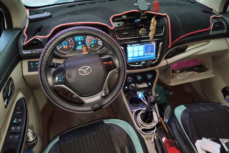 Used FAW Yingzhi 737 2015 1.5L Manual Deluxe Navigation Version Center Console